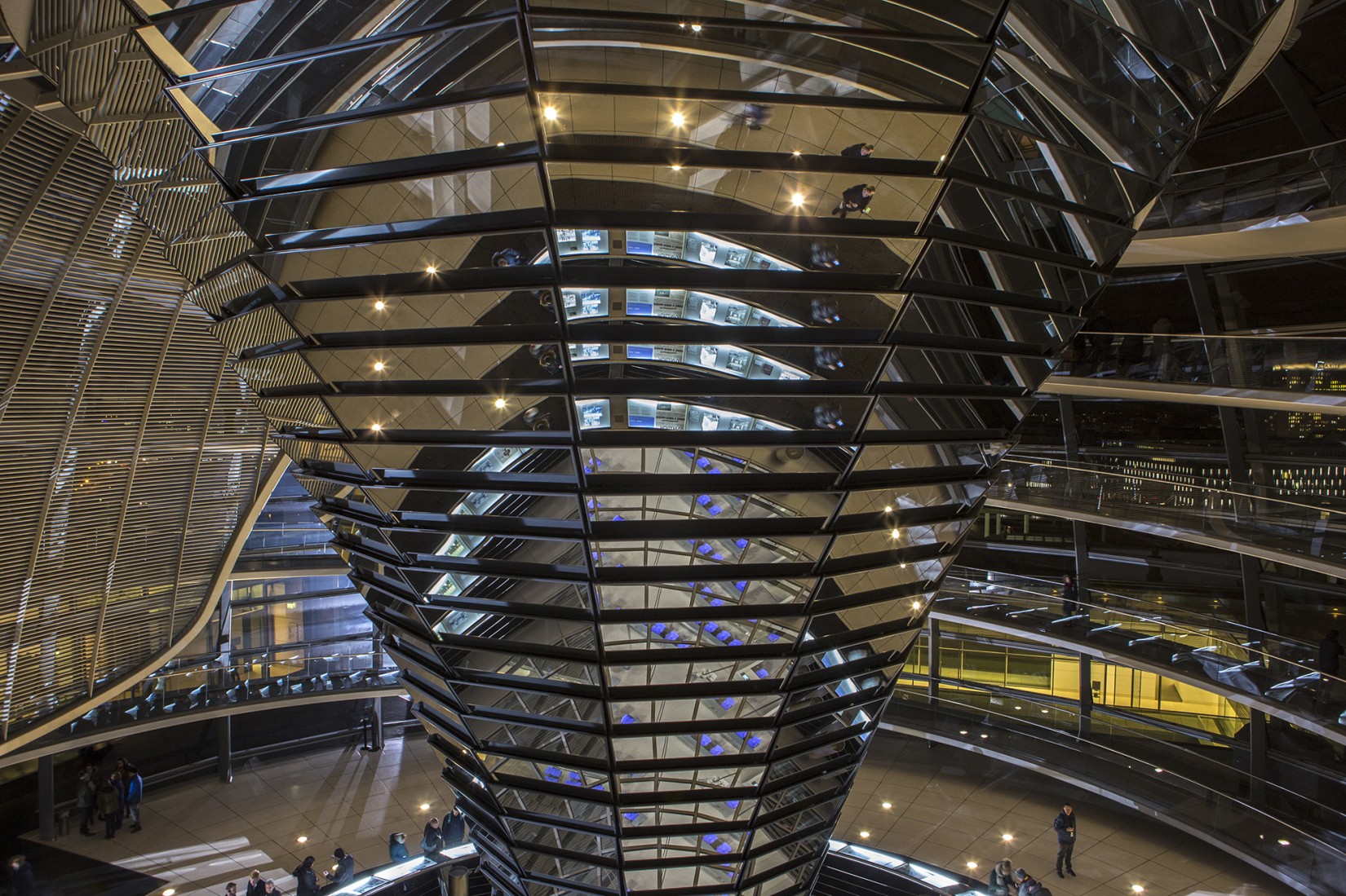 reichstagkuppel_berlin_20190116_1917435556